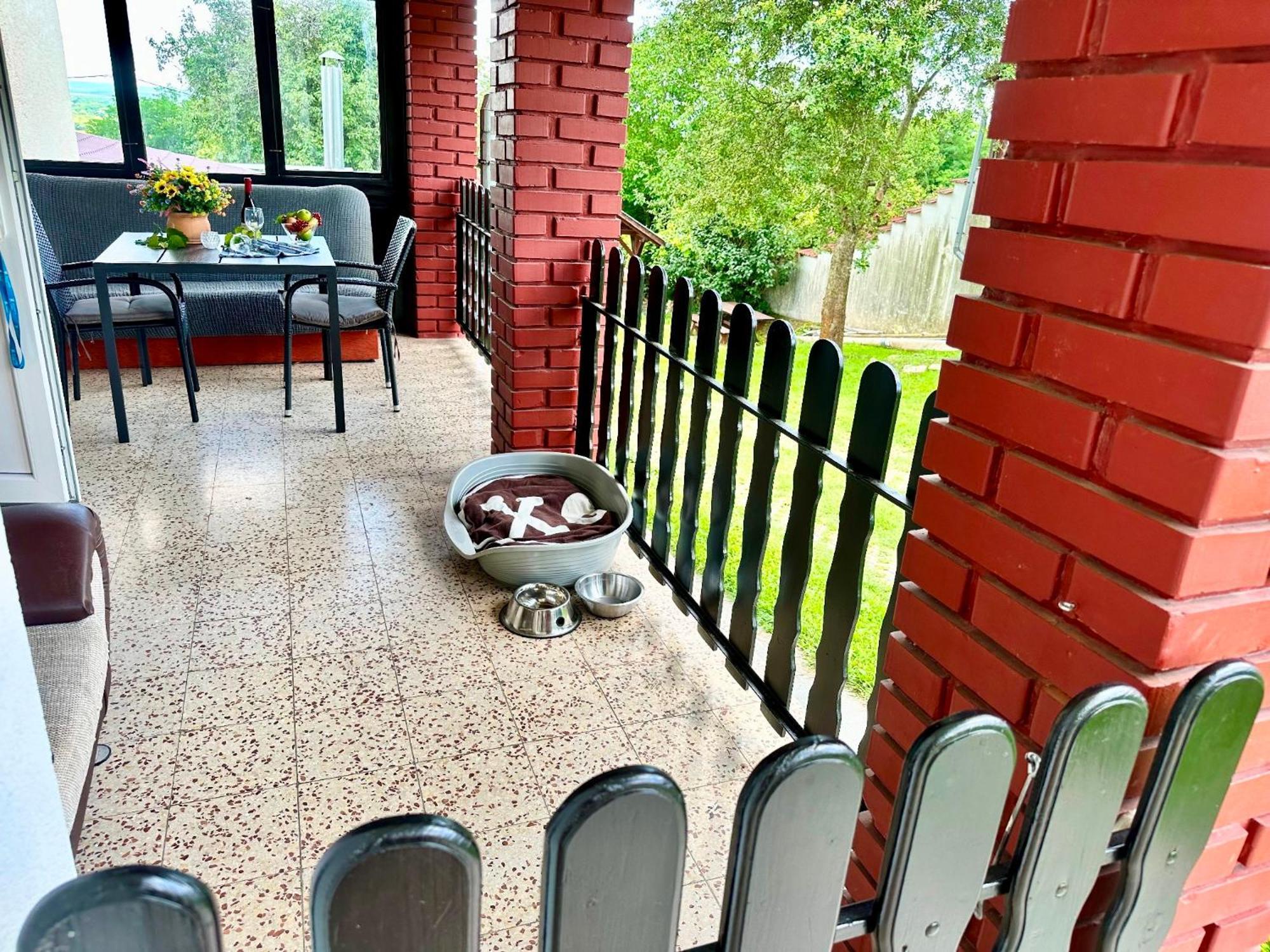 Szent Orban Panzio - Kutyabarat Guest house *